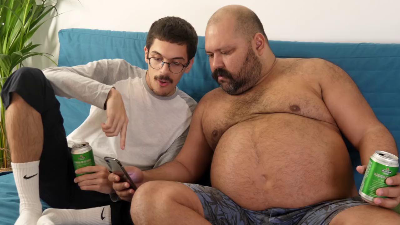 Nerdy Gay Man Sex Tumblr - Skinny nerd loves his daddy bear's big belly - GayGo.tv tube